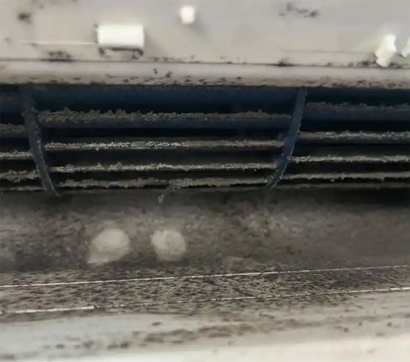 顺平空调吹的风有股烧焦味是怎么回事